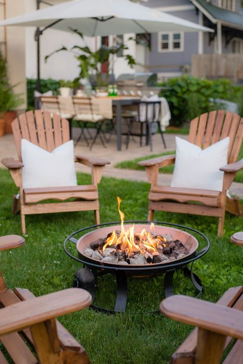 Pergola Shade Diy, Backyard Redesign, Rustic Chairs, Fire Pit Furniture, Fire Pit Ideas, Fire Pit Designs, Diy Fire Pit, Backyard Fire, Pergola Patio