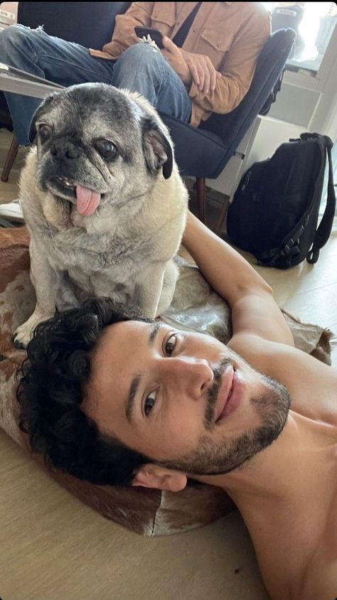 Sebastian Yatra, James Dean, Cute Backgrounds, My Crush, Celebrity Crush, Good Movies, Dean, French Bulldog, Celebrities