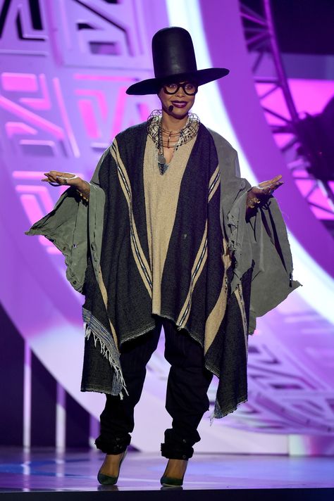 Soul Train Style | As the 2015 host of the Soul Train Music Awards, Erykah Badu was tasked with bringing the funk and it looks like she didn't disappoint. If her outfits are any indicator, we're definitely in for a show this year. From a grand gown to overalls, Badu's style is anything but boring. Check out her looks here. Eryka Badu, Erykah Badu Style, Train Music, Soul Train Awards, Texas Baby, Black Sisters, Her Outfits, Soul Train, Erykah Badu