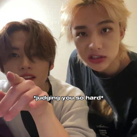 #straykids #leeknow #hyunjin #kpop #kpopmemes Hyunjin Text Message, Hyunjin Judging Face, Hyunjin Judging, Hyunjin Memes, Leeknow Hyunjin, Skz Meme, Kids Aesthetic, Straykids Leeknow, Just Good Friends