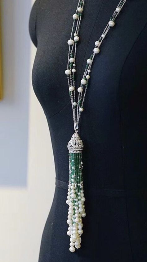 Beaded Necklace Designs, Antique Jewelry Indian, Pola Gelang, Long Beaded Necklace, Tassel Jewelry, Handmade Jewelry Diy, Jewelry Design Necklace, A Necklace, Emerald Jewelry