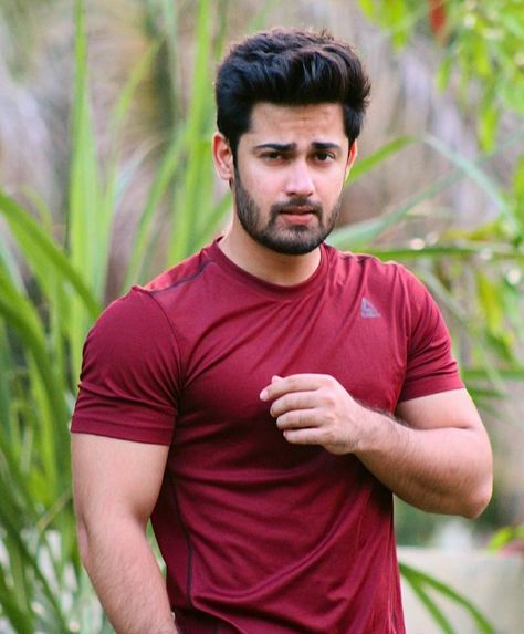 Inspiring images of Deepanshu Narwal Deepanshu Narwal, Hussain Wallpaper, Actor Jai, Dp For Boys, Elegant Red Dress, Jai Hind, Groom Photoshoot, Stylish Pic, Gym Boy