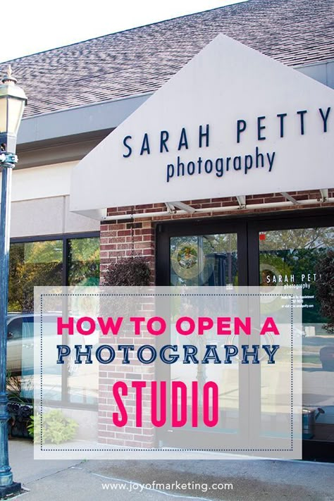 How To Open A Photography Studio, Home Photo Studio Setup Small Spaces, Photography Studio Setup Ideas, Photography Studio Design Decor, Shed Photography Studio, Photography Studio Setup Small Spaces, Photography Studio Inspiration, Photography Office Ideas, Photography Studio Interior Design