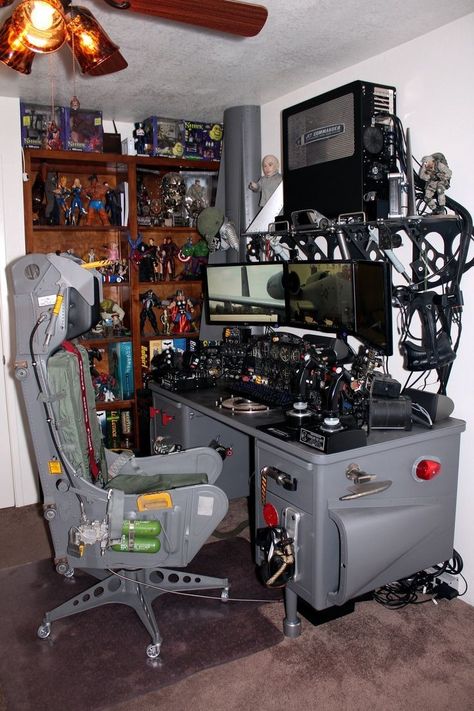 Aviation Desk, 777 Casino, Pc Room, Aviation Furniture, Aviation Decor, Video Game Room Design, Video Game Rooms, Computer Room, Spaceship Design