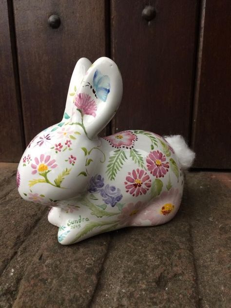 Ceramic Easter Bunnies, Bunny Ceramic Sculpture, Bunny Ceramic Painting, Ceramic Bunny Painting Ideas, Mass Extinction, Tiny Animals, Animals And Plants, Bunny Painting, Porcelain Animal