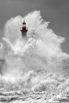 Lighthouse In Storm, Strange Weather, Lighthouses Photography, Huge Waves, Lighthouse Photos, Lighthouse Pictures, Lighthouse Art, Beautiful Lighthouse, Stormy Sea