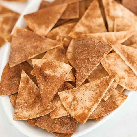 Cinnamon Chips Recipe Frogeye Salad, Cinnamon Dessert Recipes, Cinnamon Chip Recipes, Cinnamon Sugar Tortillas, Cinnamon Desserts, Tortilla Chip Recipe, Baked Chicken Recipes Easy, Easy Baked Chicken, Cinnamon Chips