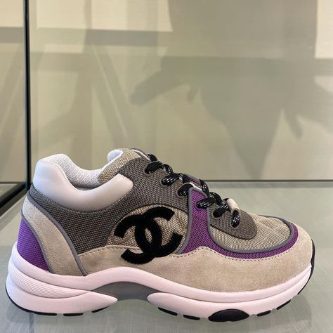 What Fashion is on Instagram: “Flash on/flash off” Chanel N° 5, Trainer Sneakers, Classy And Fabulous, White Trainers, S 10, Purple Black, Purple And Black, Athletic Shoes, Sneakers Nike