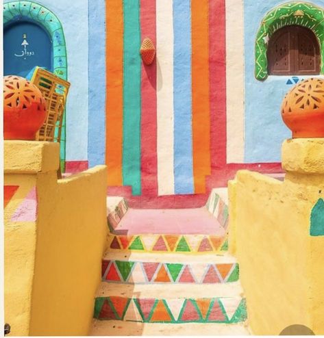 Nubian Village, Trip To Egypt, Aswan Egypt, Kitsch Decor, Egyptian Inspired, Pintura Exterior, Colorful Places, Colourful Buildings, Egypt Travel