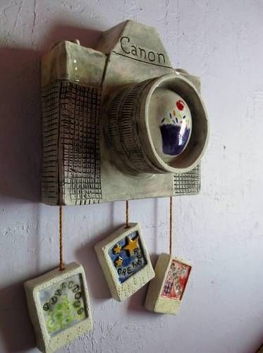 Canon Camera Wall Hanging - Ceramic Peices - POTTERY, CERAMICS, POLYMER CLAY Ceramic Camera, Clay Camera, Advanced Ceramics, Sculpture Art Clay, Clay Wall Art, Pottery Painting Designs, Ceramic Wall Art, Ceramics Pottery Art, Clay Art Projects