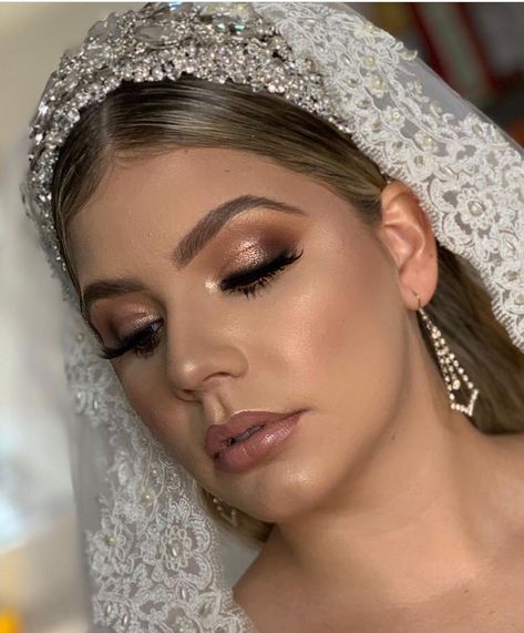 Makeup Soft Glam, Soft Glam Look, Angel Makeup, Makeup Soft, Radiate Confidence, Bridal Makeup Looks, Glowing Makeup, Soft Glam, Dewy Skin