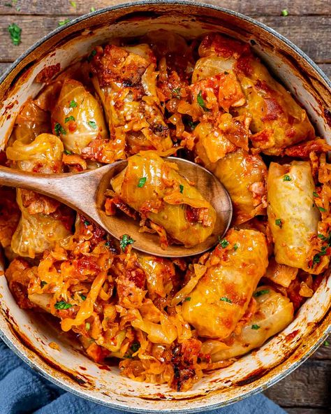 Romanian Recipes Traditional, Romanian Food Recipes Traditional, Romanian Dinner Recipes, Romanian Cabbage Rolls, Moldova Recipes, Romanian Cabbage Rolls Recipe, Romanian Sarmale, Mititei Recipe, European Food Recipes