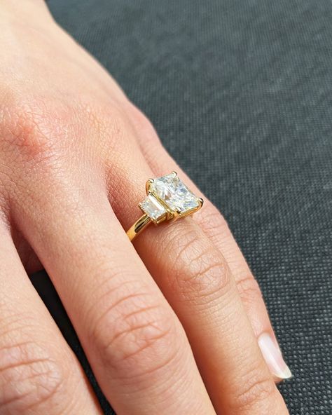 Radiant Cut Lab Grown Diamond Ring / Radiant Lab Diamond Trapezoid Moissanite Ring / Radiant Engagement Ring / Art Deco / Minimalist Ring - Etsy Canada Engagement Ring Wide Band, Wide Band Diamond Rings, Wide Band Engagement Ring, Radiant Engagement Ring, Carat Sizes, Women Wedding Ring, Radiant Engagement, Diamond Ring Wedding, Engagement Ring Art Deco