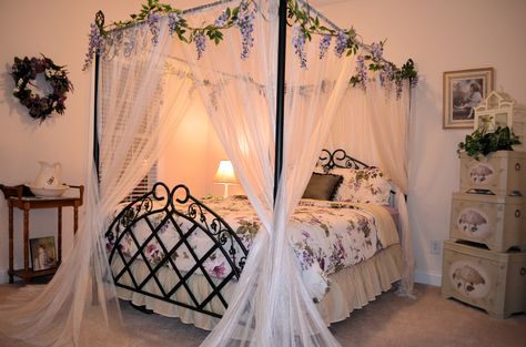 Canopy Bed with Hanging Wisteria Garland Modern Living Room Ideas Black, Luxury Canopy Bed, Canopy Bed Design, Living Room Ideas Black, Room Ideas Black, Black Bedroom Ideas, Princess Canopy Bed, Canopy Bed Curtains, Bedroom Aesthetics