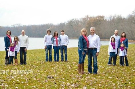 Haybale Photoshoot Family Pics, Multiple Family Picture Ideas, Multi Generation Family Photoshoot, Large Multi Family Photo Shoot Ideas, 3 Generation Family Photos, Multi Generational Photoshoot, Multi Family Pictures, Multiple Generation Family Pictures, Generation Family Photo Ideas