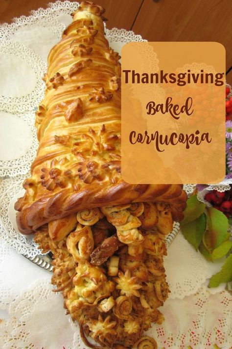 Bread Cornucopia How To Make, Homemade Cornucopia, Dough Cornucopia, Cornucopia Edible, Cornucopia Thanksgiving, Cornucopia Bread Basket, Bread Cornucopia, Homemade Bread Dough, Thanksgiving Bread