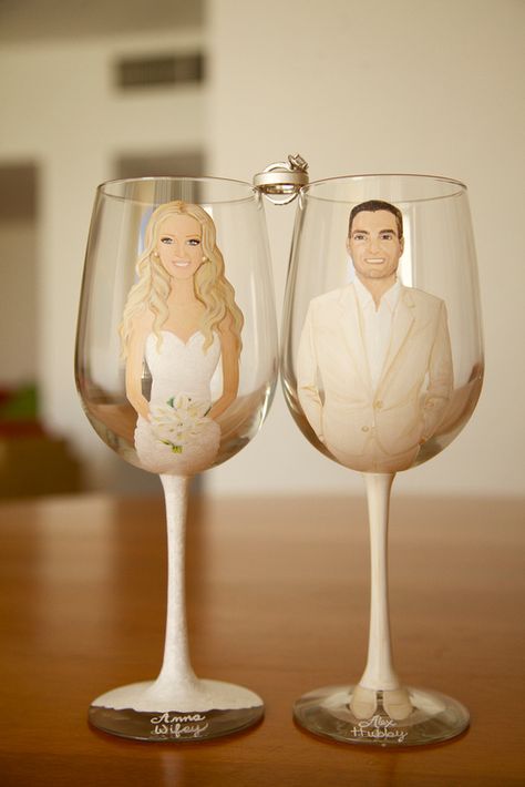 Bride Shower Gifts, Best Bridesmaid Gifts, Wedding Wine Glasses, Wedding Gifts For Friends, Bride Shower, Toasting Glasses, Hand Painted Glasses, Future Wedding Plans, Wedding Glasses