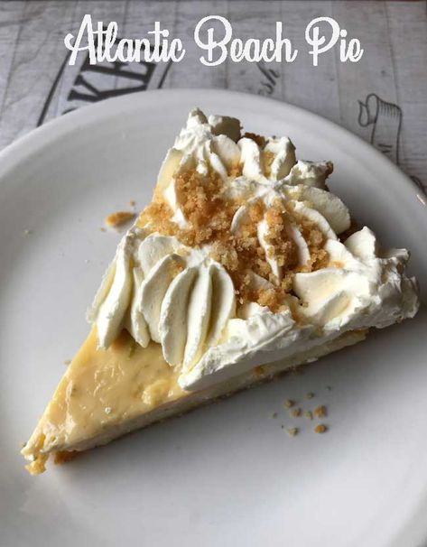 Ritz Cracker Pie, Lemon Pie Recipe Condensed Milk, Freezer Pies, Ritz Cracker Dessert, Ritz Cracker Crust, Beach Pie, Types Of Pies, Atlantic Beach Pie, Condensed Milk Desserts