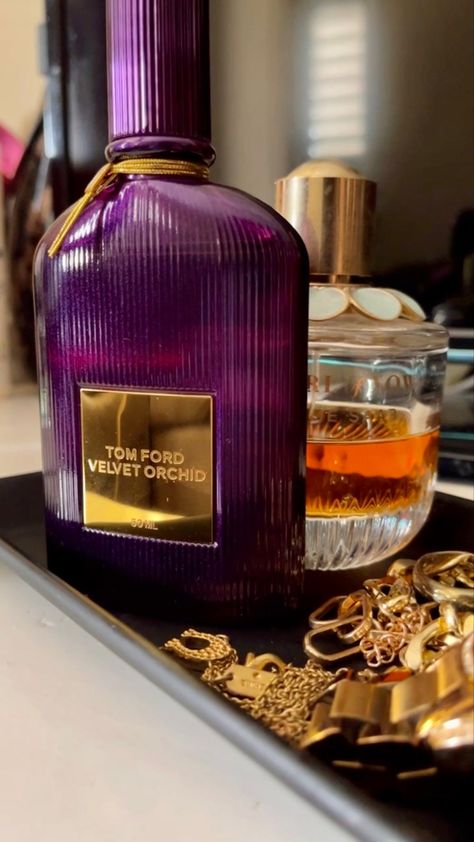 Tom Ford Velvet Orchid Perfume, Orchid Aesthetic, Tom Ford Velvet Orchid, Fragrance Aesthetic, Perfume Collection Display, Notion Ideas, Tom Ford Fragrance, Tom Ford Perfume, Collection Display