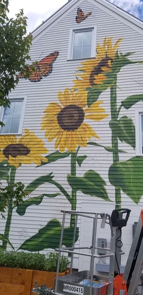 Farm Mural Painting, Chicken Coop Mural Ideas, Chicken Mural, Barn Shop Ideas, Barn Mural, Sunflower Mural, Outdoor Wall Paint, Painted Fences, Painting Buildings