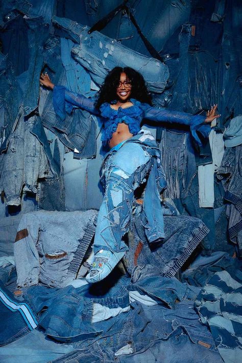 Sza Singer Swimsuit, Denim Wall Photoshoot, Dti Outfits Sza, Singers Photoshoot, Denim Aesthetic Photography, Sza Photoshoot, Street Wear Photoshoot, Jean Photoshoot, Blue Photoshoot