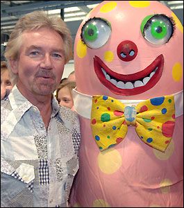 Noel's House Party, Mr Blobby -Probably MY FAVOURITE PROGRAM EVER BACK THEN Mr Blobby Costume, 1990s Nostalgia, 90s Tv Shows, 90s Memories, Childhood Tv Shows, Cartoon World, Kid Character, Retro Tv, The Old Days