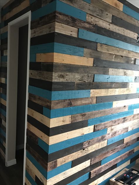 Pallet wall complete.. Diy Pallet Decoration, Pallet Wall Decor, Diy Pallet Wall, Diy Basement, Wood Pallet Wall, Fa Fal, Plank Walls, Small Hallway, Pallet Decor