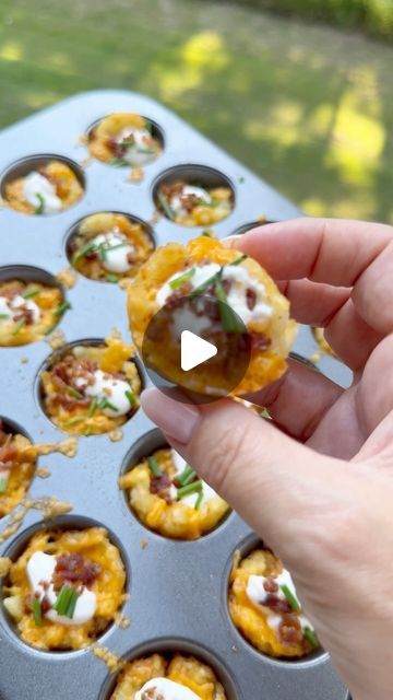 💜 Tara “T” Ippolito on Instagram: "Comment “link” & I’ll DM you the instructions on how to make these adorable loaded tater tot cups. You can also copy the link below or Google Al Dente Diva Loaded Tater Tot Cups & the recipe will pop right up. 
.
https://aldentediva.com/2024/09/12/loaded-tater-tot-cups/
.
#tatertots #easyrecipes #appetizers #gamedayfood #snacks #recipeshare" Tater Tot Cups, Tater Tot Appetizers, Loaded Tater Tot, Potatoes Breakfast, Potato Cups, Loaded Tater Tots, Tater Tot Recipes, Tin Recipes, Jimmy Eat World