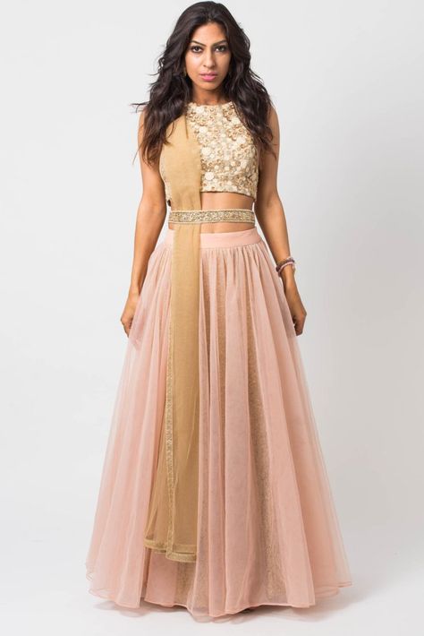 Tulle Lengha, Choli Blouse Design, Indian Scarf, Indian Outfits Lehenga, Choli Blouse, Indian Fashion Jewellery, Lehenga Choli Online, Lehenga Collection, Indian Lehenga