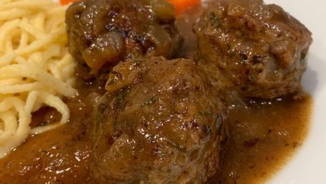 Boulets Liegeois (Belgian Meatballs) Recipe - Food.com Belgian Meatballs Recipe, Flemish Recipes, Belgian Meatballs, Belgian Recipes, Meatballs And Sauce, Apple And Onion, Sausage Meatballs, Belgian Food, New Years Dinner