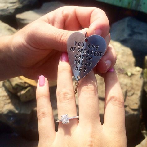 Fishing Proposal Ideas, Fishing Engagement Announcement, Fishing Proposal, Fishing Theme Engagement Pictures, Country Proposal, Engagement Photos Fishing, Marriage Proposal Ideas Beach, Fishing Engagement Photos, Fishing Engagement