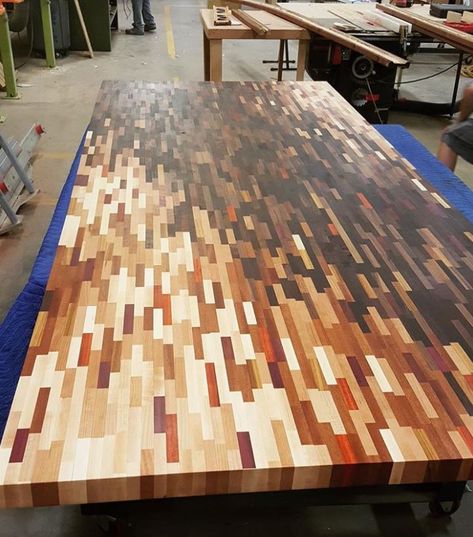 Instagram Thoughts, Carpentry Projects, Cool Wood Projects, Wooden Table Top, Diy Holz, Dining Table Top, Wood Creations, Woodworking Furniture, Wooden Table