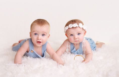 5 Month Old Twins Photography, Twin 6 Month Photoshoot Ideas, 3 Month Twin Photography, 6 Month Old Twins Photography, Twins 3 Months Photo Shoot, Twin 6 Month Photoshoot, Twins 6 Month Photoshoot, Cute Twins Boy And Girl, 6 Month Twin Photoshoot