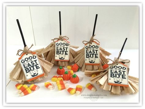 Merry Everything, Note Tag punch, Tootsie Pop, Coffee Filter Tootsie Pops, Tootsie Roll Pops, Pumpkin For Halloween, Feels Like Fall, Tootsie Pop, Halloween Paper Crafts, Wine Bottle Tags, Candy Treats, Halloween Cookie