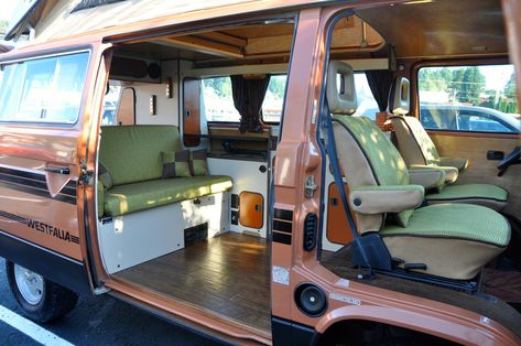 Beautiful custom designed Vanagon interior T25 Van Interior, Vanagon Interior Ideas, Vintage Vw Van Interior, T3 Interior, Vanagon Interior, Vanagon Hacks, Vw T1 Interior, Vanagon Westfalia Interior, Vw T3 Tuning