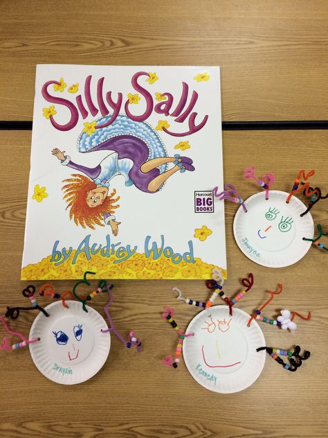 Silly Sally preschool art project For Preschoolers Activities, Story Book Art, Preschoolers Activities, Worksheets For Preschoolers, Storytime Crafts, Book Art Projects, Preschool Art Projects, Literature Activities, Story Activities