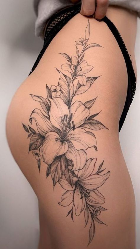 Side Thigh Tattoos Women, Flower Hip Tattoos, Side Hip Tattoos, Upper Thigh Tattoos, Hip Tattoo Designs, Side Thigh Tattoos, Easy Tattoo, Floral Thigh Tattoos, Flower Thigh Tattoos