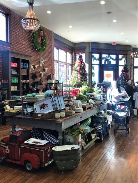 Mercantile Display Ideas, Old Mercantile Store, Mercantile Store Ideas Vintage, Mercantile Store Ideas, Pioneer Woman Mercantile Store, The Found Cottage Mercantile Market, General Store Display, Old West General Store, Western General Store