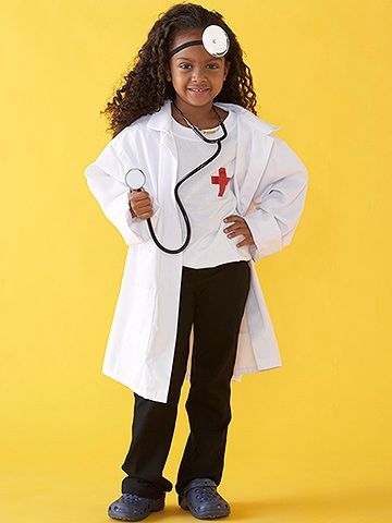 Even though going to the doctor might not be high on the list of fun kid activities, playing a doctor is always a hit. Make your child look like an official M.D. by decorating a plain white T-shirt and a small canvas bag (not shown) with a cross made with red electrical tape. Fill the bag with first aid supplies such as bandages, gauze, and cotton balls -- or use the bag as a spot for treats. Attach a small mirror to a headband and have your child wear a toy stethoscope to complete the uniform. Doctor Fancy Dress, Doctor Halloween, Doctor Coat, White Lab Coat, Doctor Scrubs, Doctor Dress, Baby Costumes Girl, Doctor Costume, Doctor Outfit