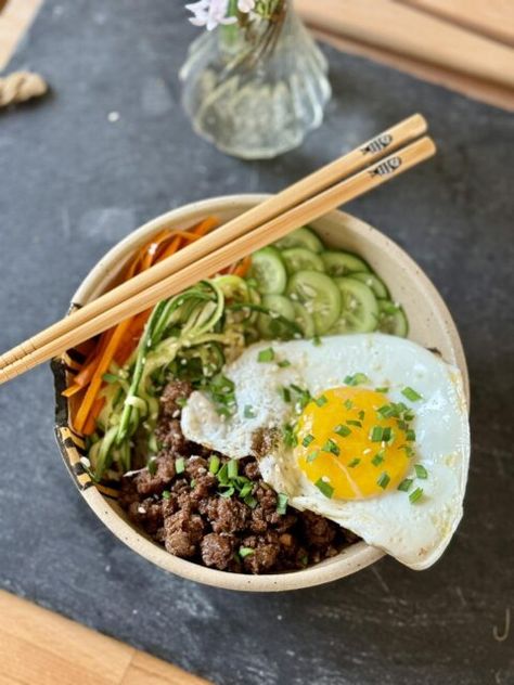 Quick Korean Beef Bowls bibimbap Bibimbap Recipe, Korean Bulgogi, Korean Beef Bowl, Mushroom Vegetable, Beef Bowls, Korean Beef, Vegetable Pasta, Bulgogi, Easy Dinners