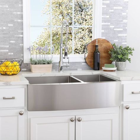 Backsplash With White Quartz Countertops, Double Apron Sink, Stainless Steel Apron Front Sink, Stainless Steel Apron Sink, Cast Iron Kitchen Sinks, Farmers Sink, Stainless Steel Farmhouse Sink, Front Kitchen, Apron Front Kitchen Sink