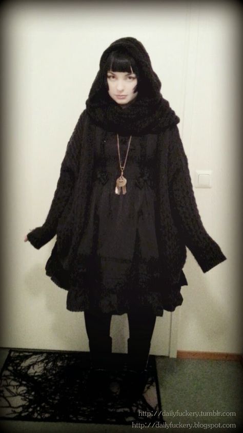 Daily Fuckery: Dark-mori things Mori Aesthetic, Forest Goth, Fashion Genres, Pixie Core, Dark Mori Kei, Dark Mori Fashion, Strega Fashion, Dark Things, Dark Mori