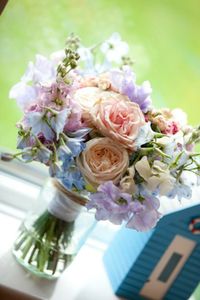 perfect colours: peach pink lilac and blue Bridesmaid bouquet colors PERFECT!! All the colors i want ! Blue Bridesmaid Bouquet, Wedding Flowers Blue, Lavender 15, Wedding Cake Peach, Peach Wedding Flowers, Pastel Bouquet, Purple Wedding Bouquets, Blue Wedding Bouquet, Peach Colour