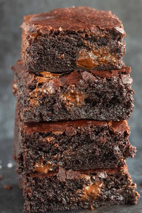 Desserts Bars, Brownies Decorados, Coconut Flour Brownies, Chocolate Zucchini Brownies, Blueberry Bundt, Thm Sweets, Zucchini Brownies, Resep Brownies, Keto Treats