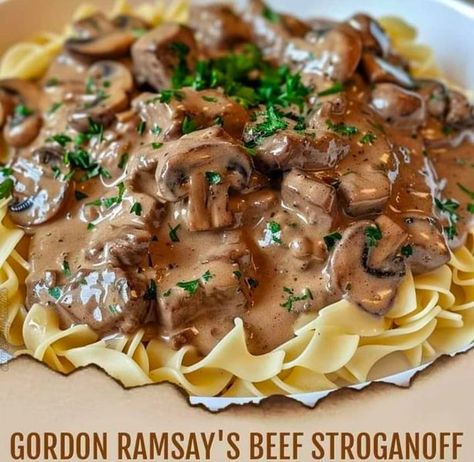 Simple Beef Stroganoff, Crock Pot Stroganoff, Homemade Beef Stroganoff, Best Beef Stroganoff, Beef Stroganoff Crockpot, Beef Stroganoff Recipe, Beef Stroganoff Easy, Leftover Beef, Potted Beef