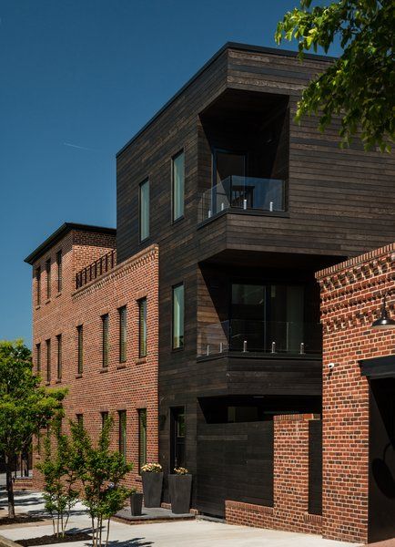 Taphouse Modern Home in Baltimore, Maryland by GriD on Dwell Contemporary Front Porch, Front Yard Planters, Staircase Photos, Grid Architects, Yard Planters, Modern Staircases, Planters Patio, Tap House, Wood Fences