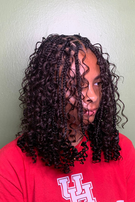 Boho Bob Braids are the ultimate blend of style and ease! Perfectly paired with soft curls for a natural look. Check out the linked Boho curly hair to complete your style! 🌟 



#BohoBob #CurlyHair #BraidingStyles #bobbraids #knotlessbohobraids#ProtectiveStyles##HairstylesForWomen#hairtrends#CurlyBraids#HairstyleIdeas Crochet Braid Styles Curls, Boho Bob, Water Wave Crochet, Wave Crochet, Loc Inspiration, Braiding Hair Extensions, Bohemian Crochet, Bob Braids, Box Braids Hairstyles For Black Women