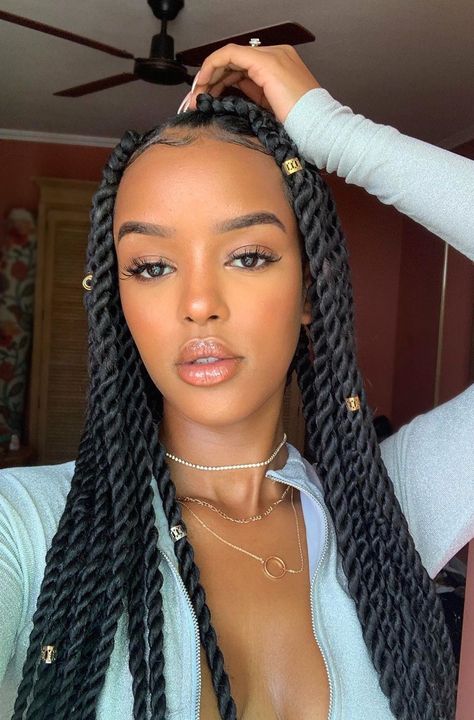 Senegalese Twist Hairstyles, Long Box Braids, Hair Things, Twist Styles, Twist Braid Hairstyles, Senegalese Twist, Hair Twist Styles, Cool Braid Hairstyles, African Braids Hairstyles