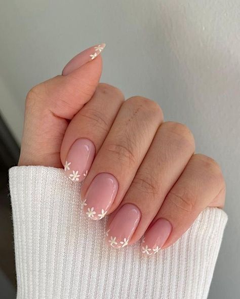 Minimal Nails, Flower Nail Designs, Casual Nails, Cute Gel Nails, Neutral Nails, Dream Nails, Floral Nails, Chic Nails, Short Acrylic Nails