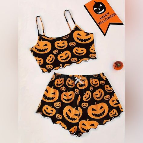 Nwt Women’s Size Medium Halloween Pumpkin Jack O Lantern 2 Piece Lounge Pajama Set! Halloween Pajamas, Plus Lingerie, Bow Shorts, Comfortable Pajamas, Seluar Pendek, Plus Size Halloween, Lounge Pajamas, Cute Pajamas, Pumpkin Print